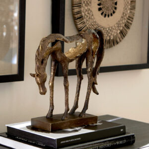 UTT060 OPENLY GRAZING SCULPTURE ambiente