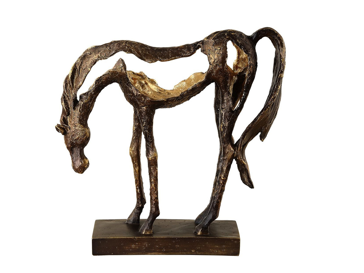 UTT060 OPENLY GRAZING SCULPTURE f bco