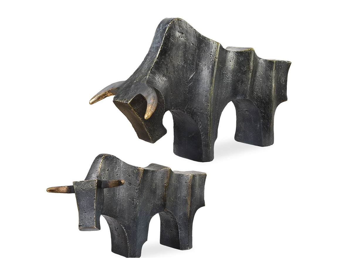 UTT089 REGAL BULL SCULPTURES S2 18227 F BCO