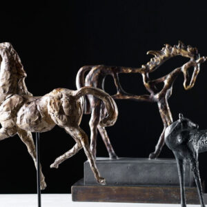 UTT093 HELLO FRIEND SCULPTURE 20120 ambiente jpg